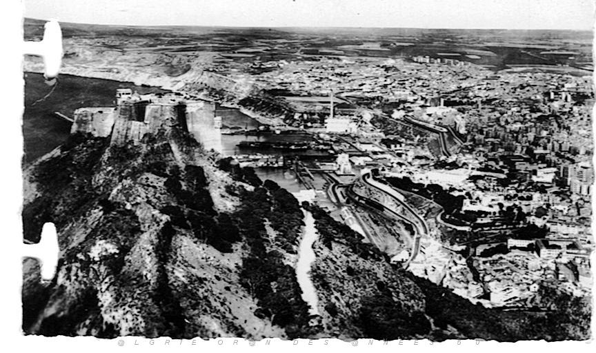 ORAN 1960 LE FORT DE SANTA CRUZ.jpg